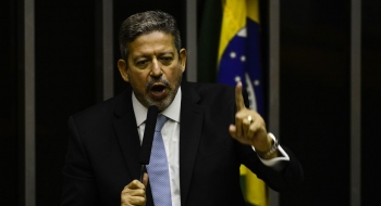 Arthur Lira é eleito presidente da Câmara em 1º turno